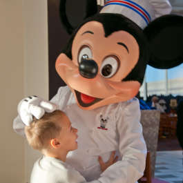 Mon Oct 18 - Breakfast with Mickey