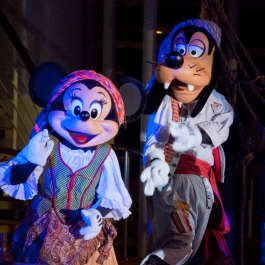 Pirates Minnie and Goofy